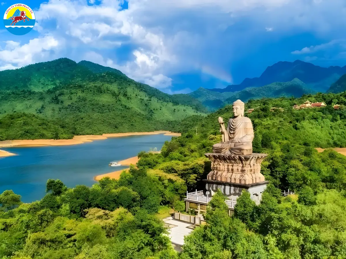 Huế đẹp nhất là vào mùa xuân