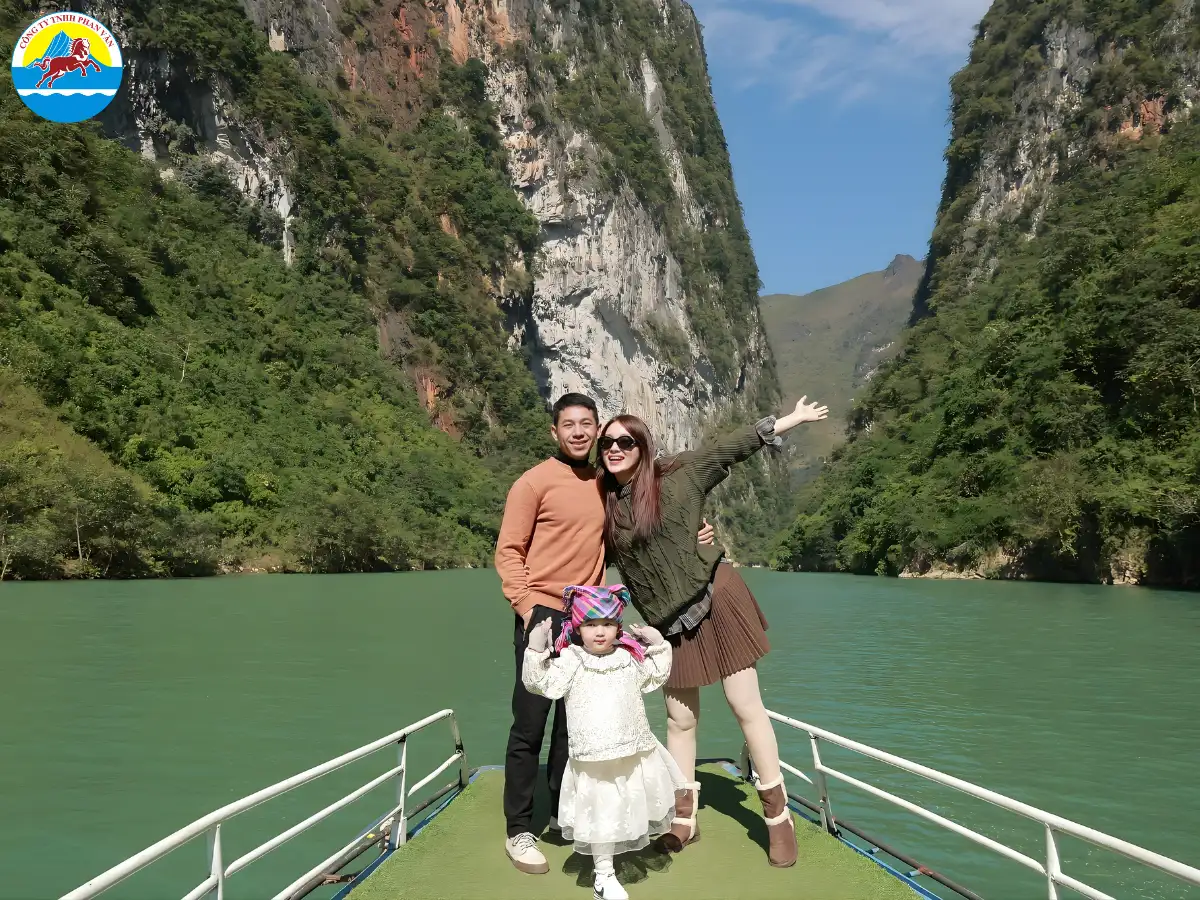 có nên cho trẻ em đi du lịch Hà Giang​