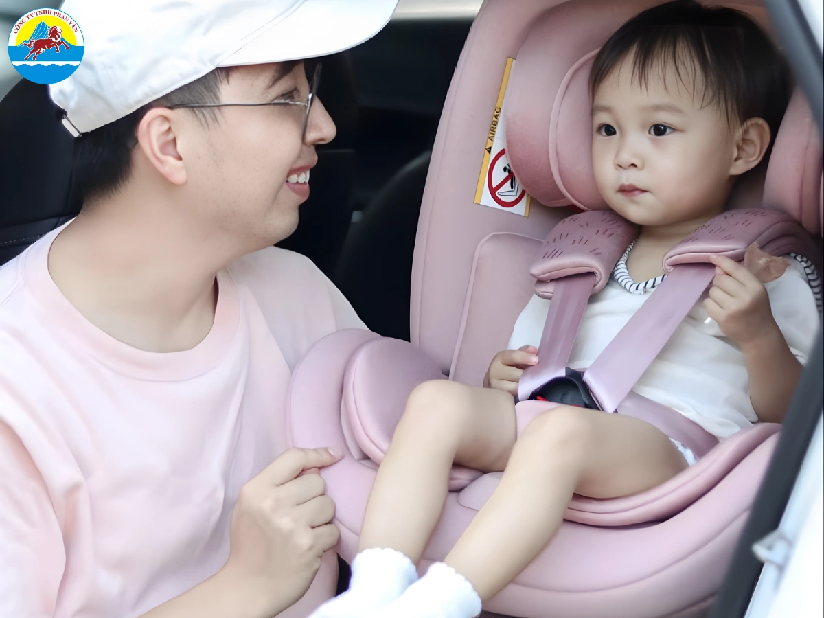 Lựa chọn chỗ ngồi hợp lý giúp trẻ tránh say xe