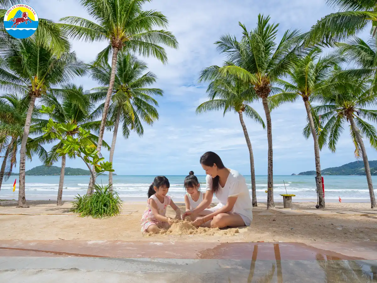 Thái Lan nổi tiếng với những bãi biển đẹp an toàn cho trẻ em
