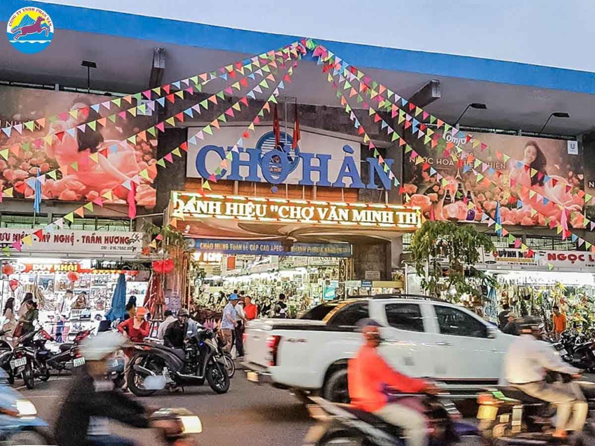 Mua sắm đặc sản tại Chợ Hàn