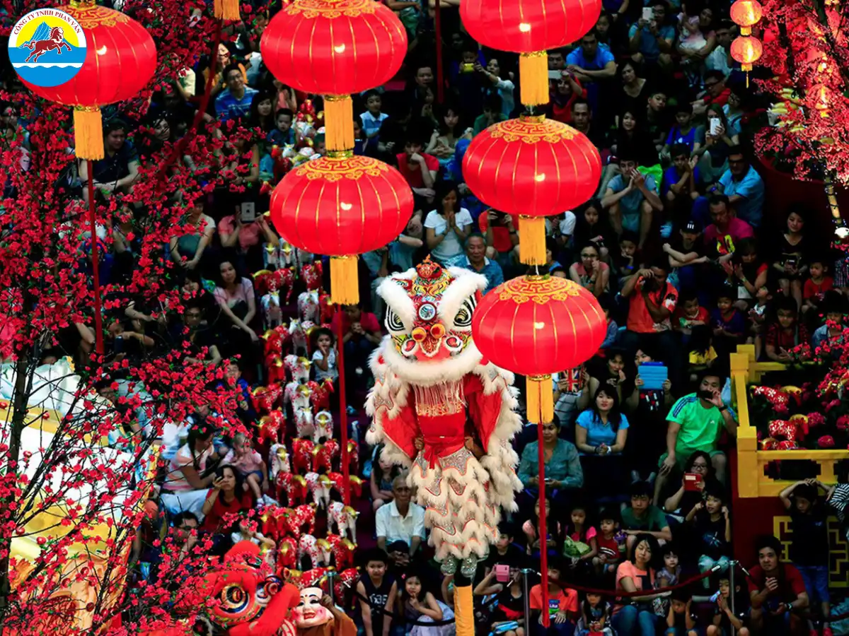 Tết là mùa của lễ hội và phong tục