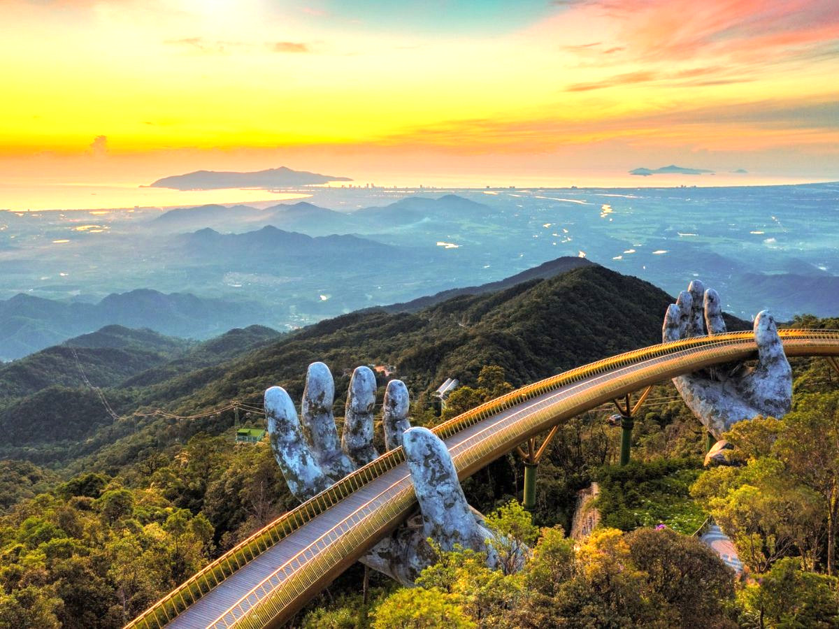 cong-vien-bien-dong-san-sang-cho-le-hoi-viet-han-2025-tai-da-nang-phan-van-travel-1