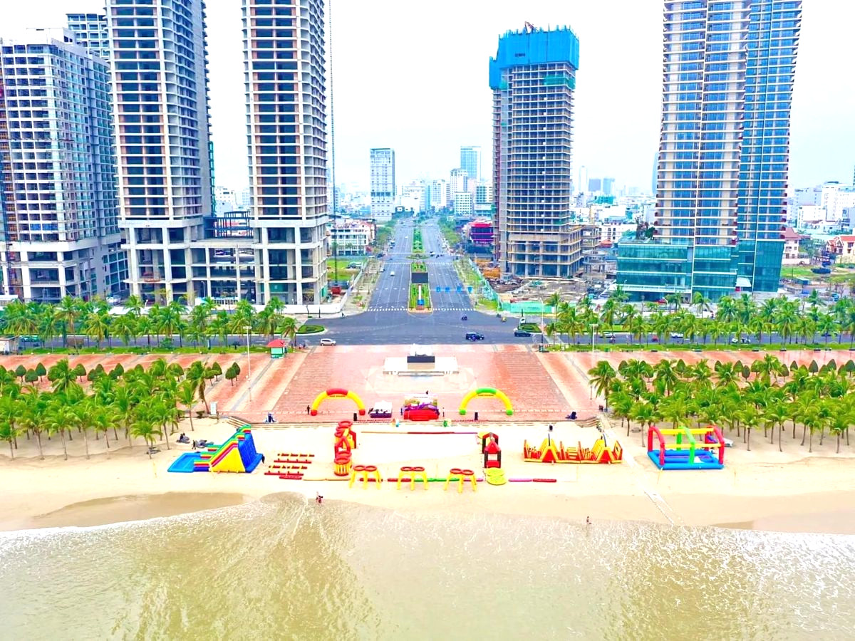 cong-vien-bien-dong-san-sang-cho-le-hoi-viet-han-2025-tai-da-nang-phan-van-travel-2