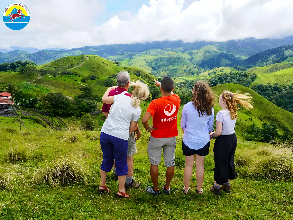 Costa Rica thì khí hậu chia làm hai mùa rõ rệt