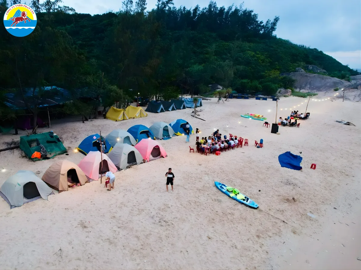 Cắm trại trên bãi cát