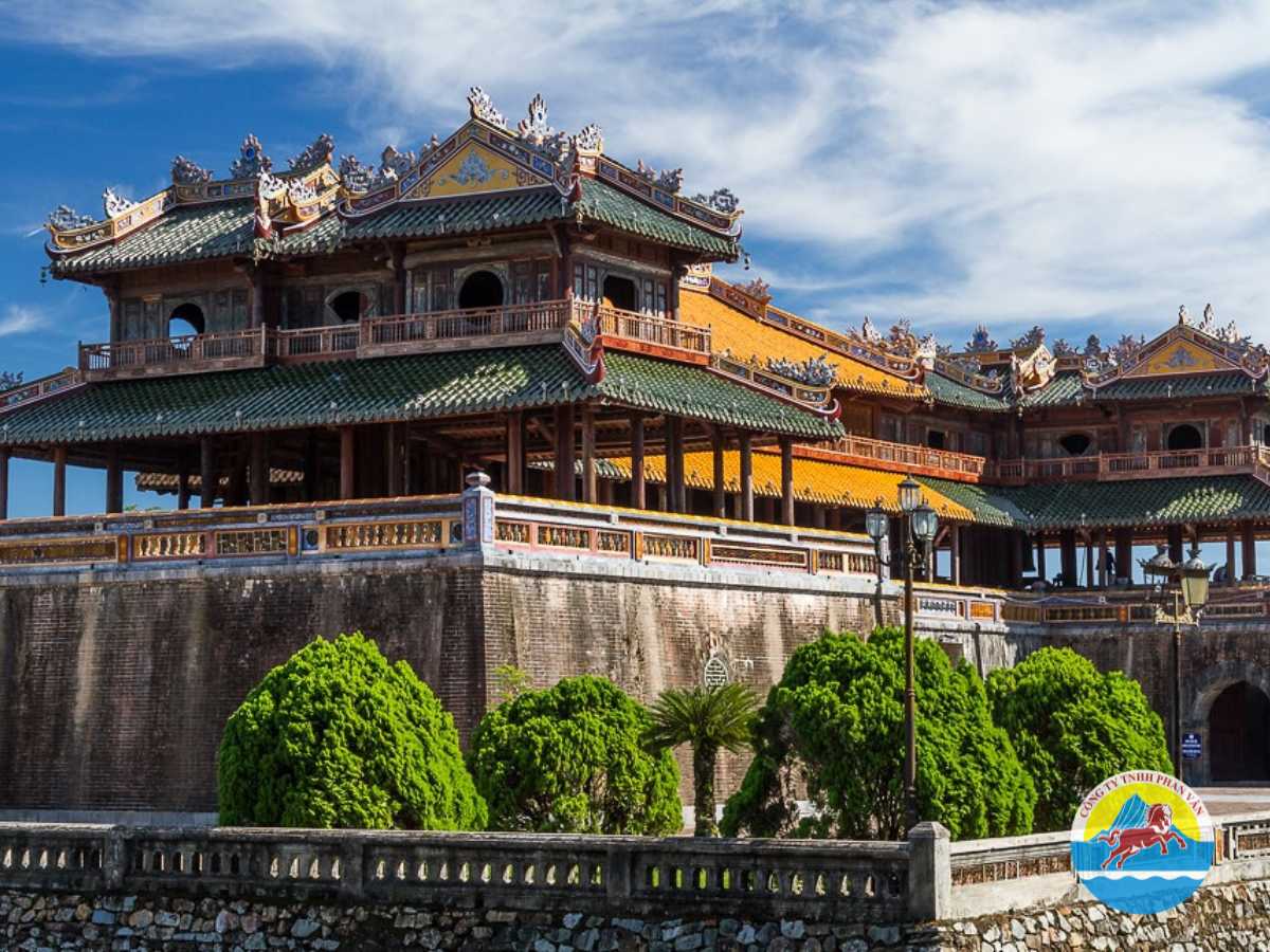 Đại Nội Huế tháng 3