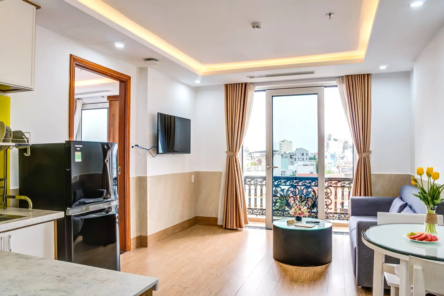 Khu vực ban công thích hợp cho việc ngắm pháo hoa từ xa