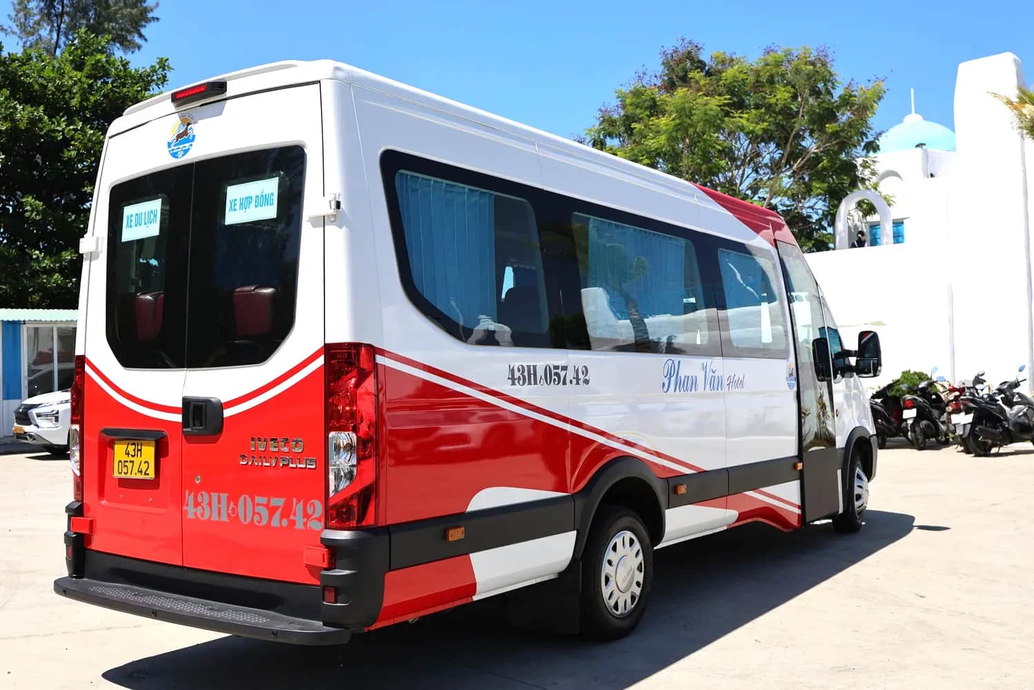 Xe 19 chỗ an toàn, tiện nghi