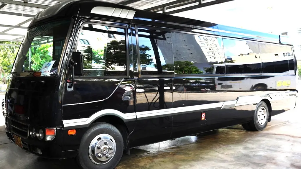 Xe limousine 16 chỗ