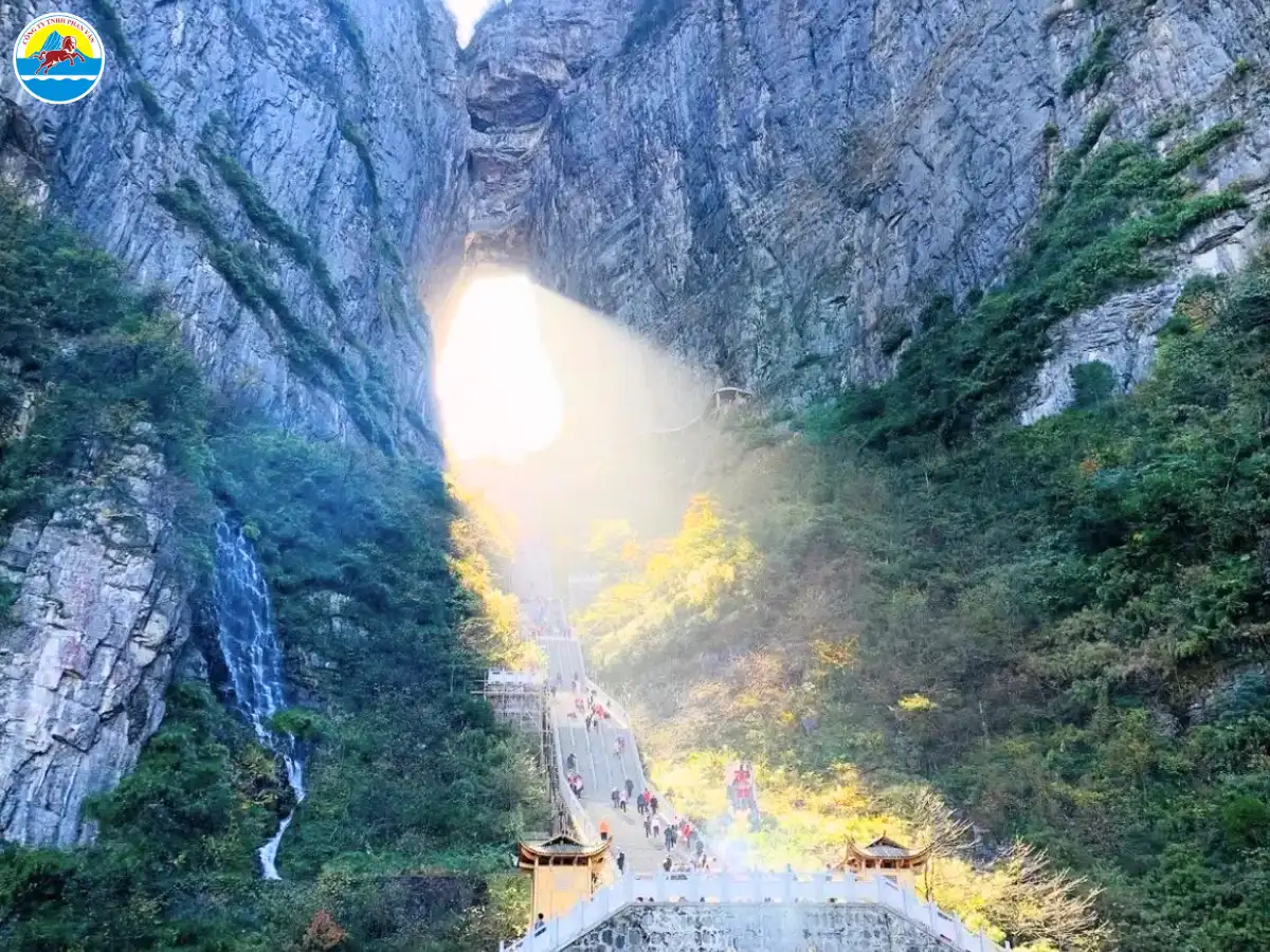 tour phượng hoàng cổ trấn thiên môn sơn