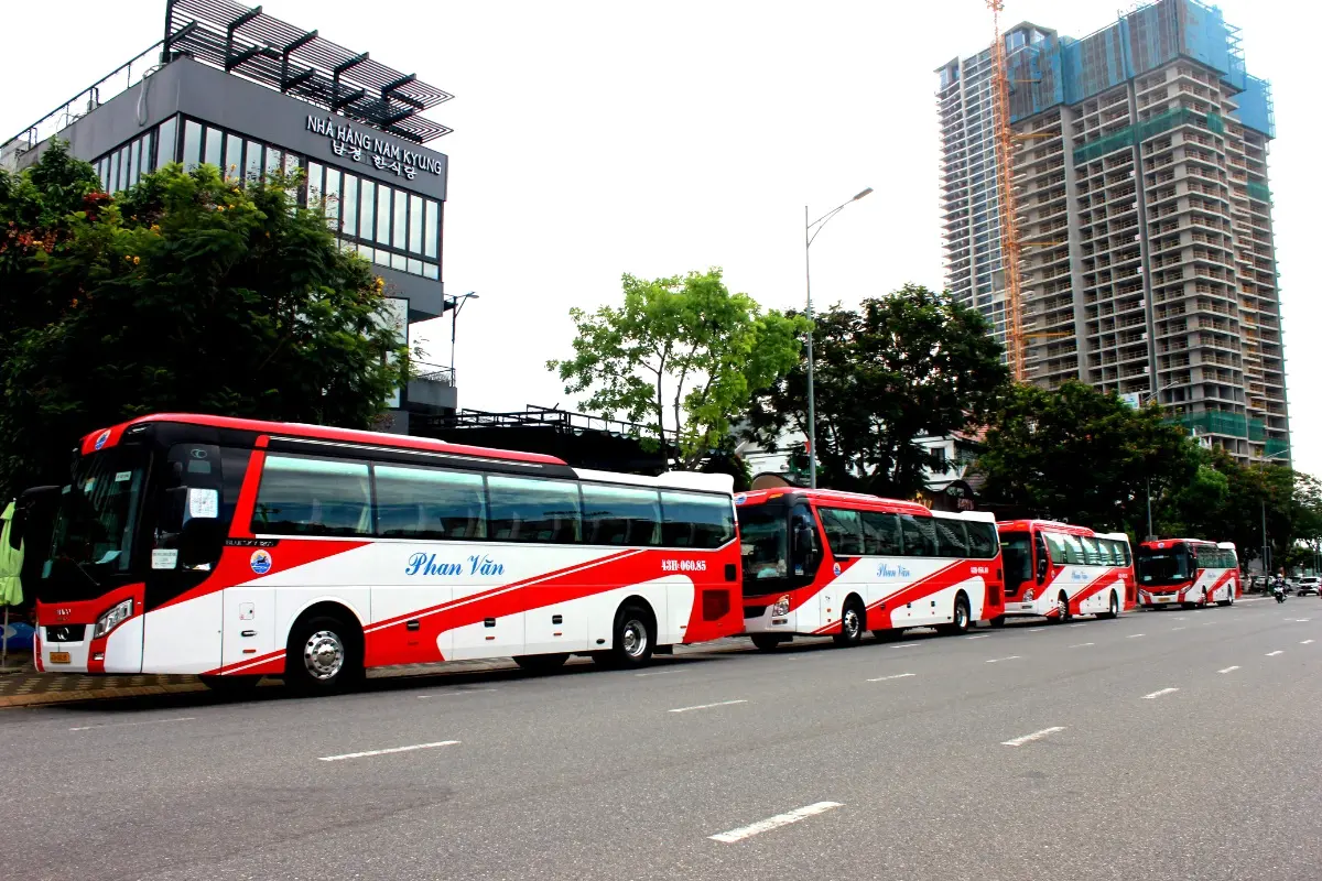 Thuê xe 45 chỗ đi xem pháo hoa cực sang xịn