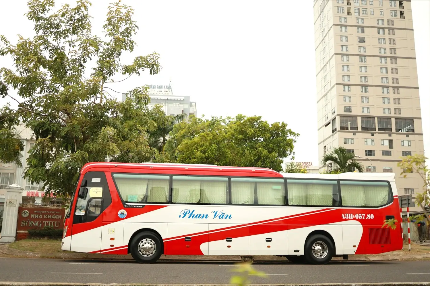 Thuê xe 47 chỗ đi xem pháo hoa quốc tế