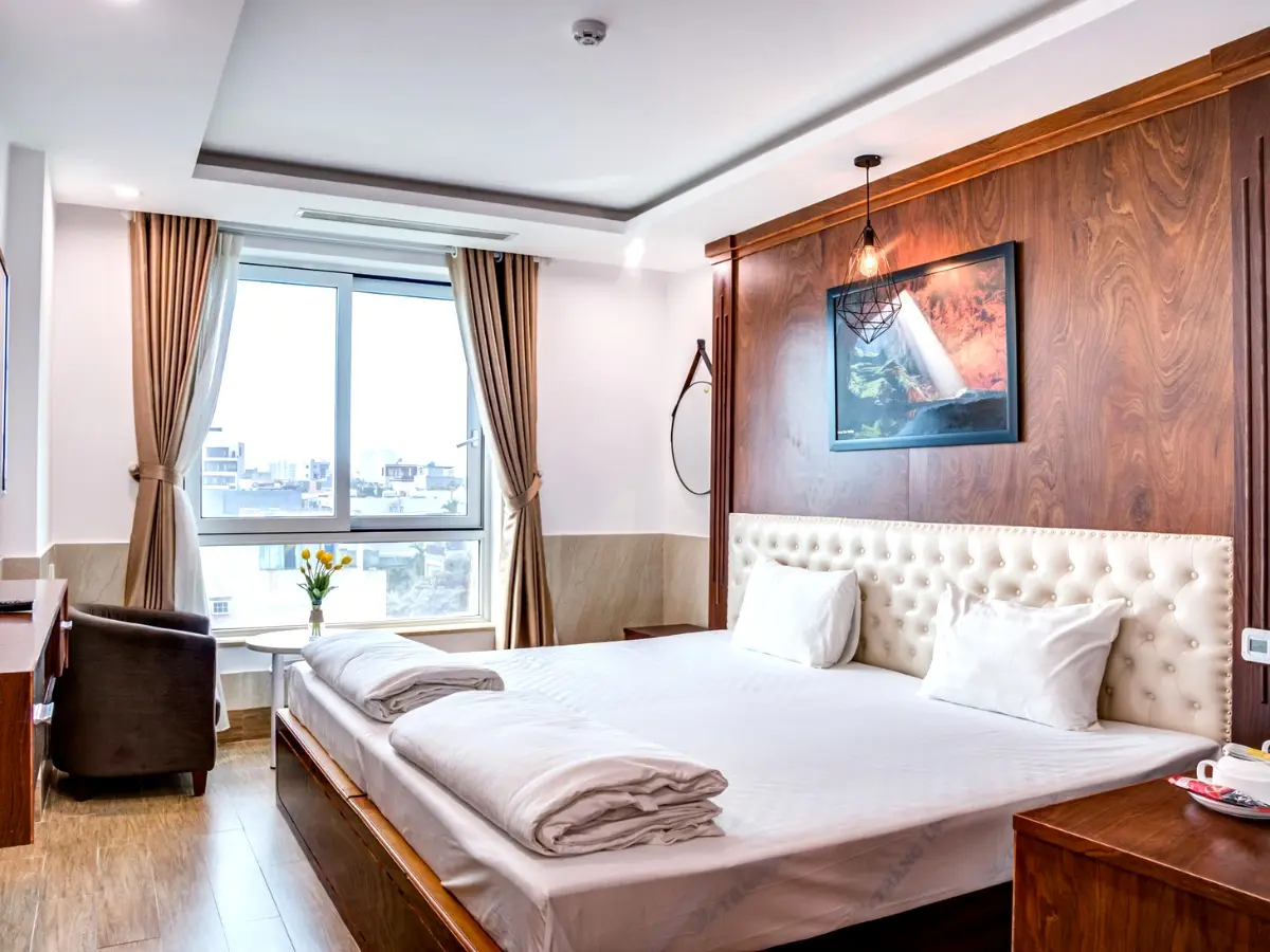 Phòng nghỉ giường đơn có cửa sổ thoáng đãng