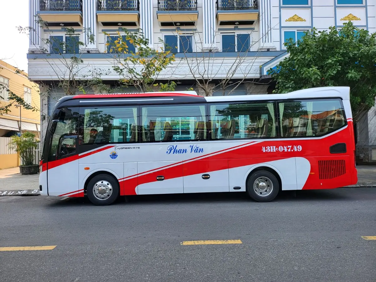 Thuê xe 29 chỗ Đà Nẵng đi Huế an toàn, tiện lợi