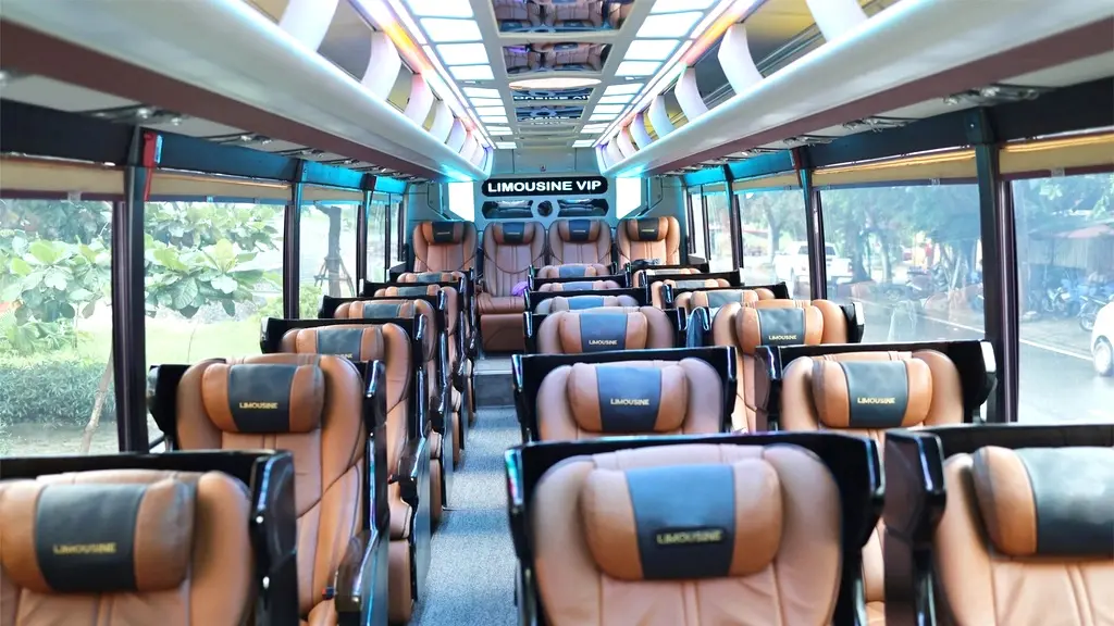 Bên trong nội thất của xe limousine 19 chỗ