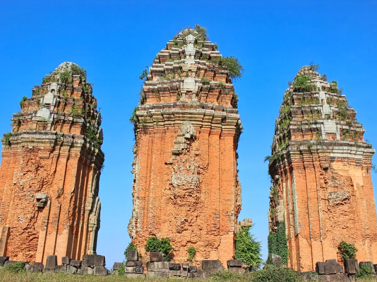 Khám phá kiến trúc Tháp Đôi Chăm Pa