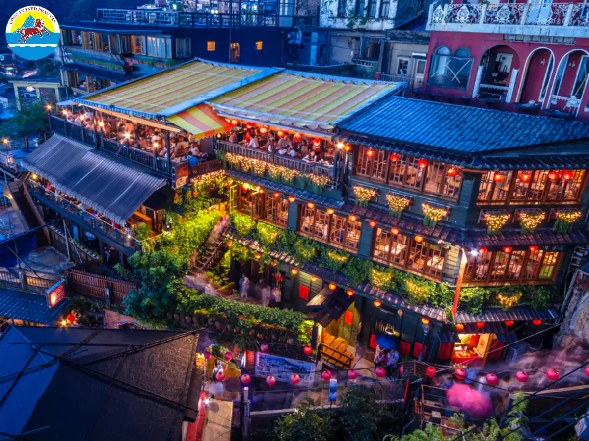 Làng cổ Cửu Phần