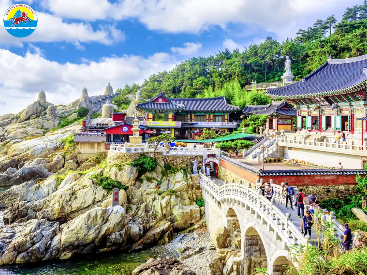 Du khách có giấy phép tái nhập cảnh sẽ được miễn visa trong thời gian nhất định