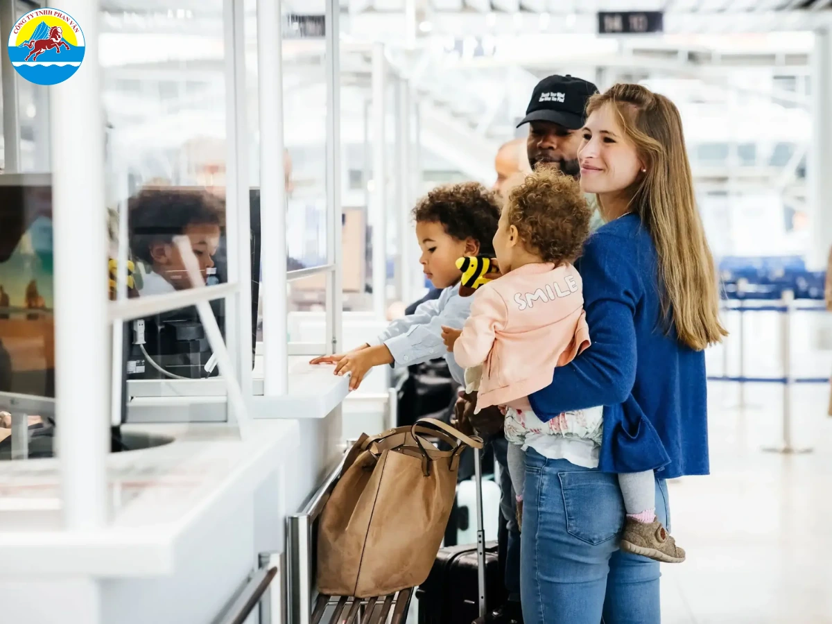 Trẻ em cũng cần có những giấy tờ riêng biệt để làm thủ tục xuất nhập cảnh