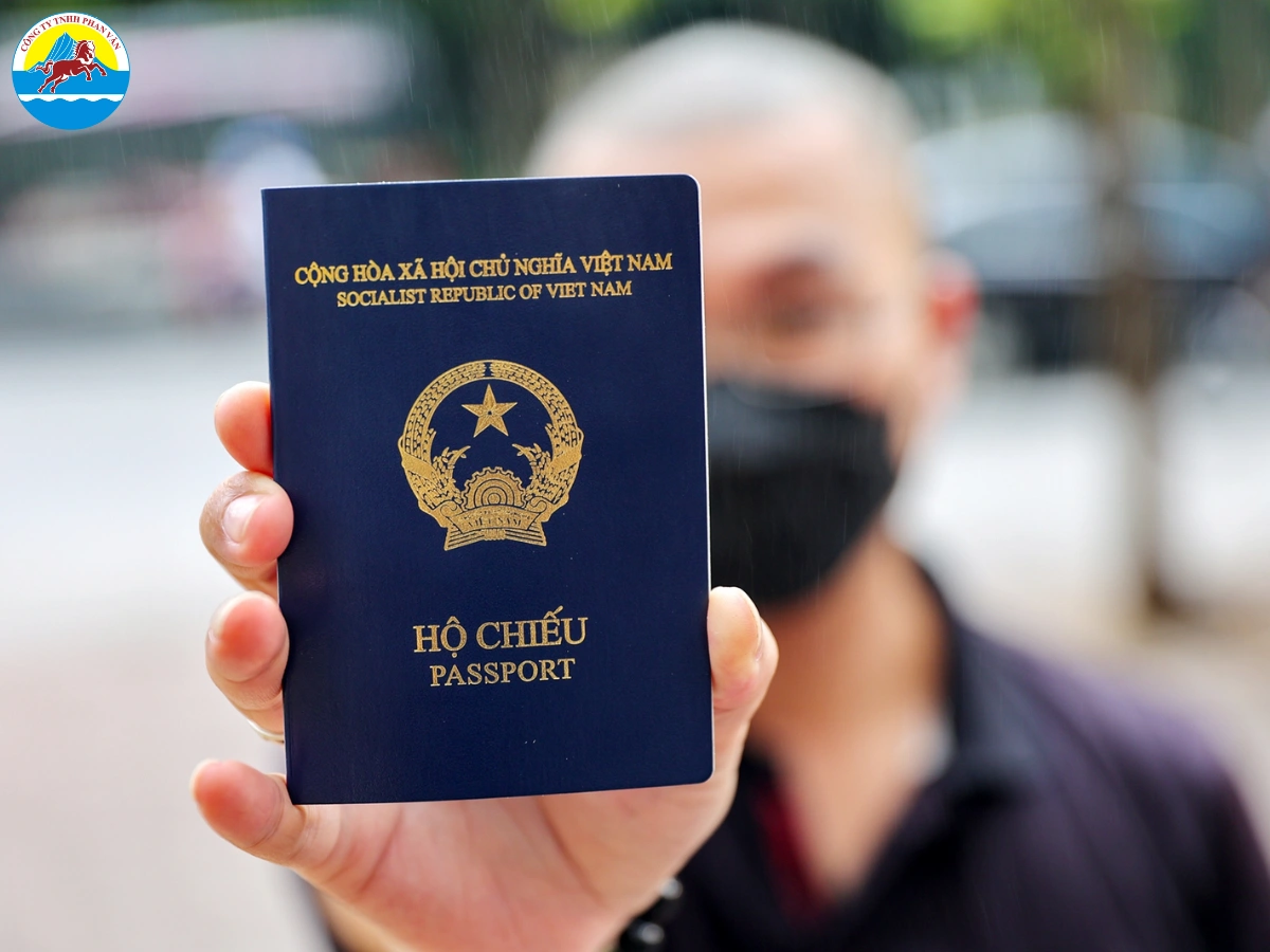 Hộ chiếu (Passport) còn hạn trên 6 tháng