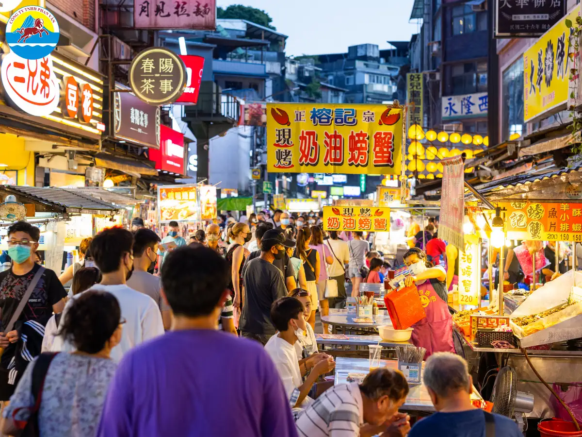 Trung Quốc nổi tiếng với ẩm thực đa dạng và thiên đường mua sắm với giá cả hấp dẫn