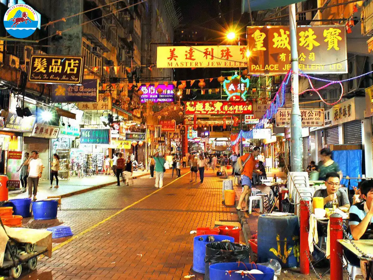 Chợ Đêm Phùng Giáp