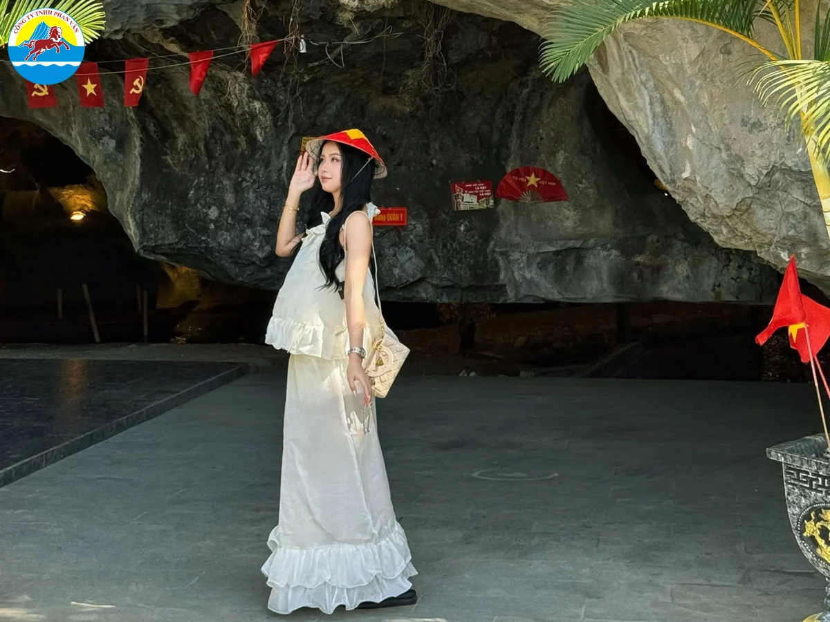 Chùa Hang (Hải Sơn Tự)