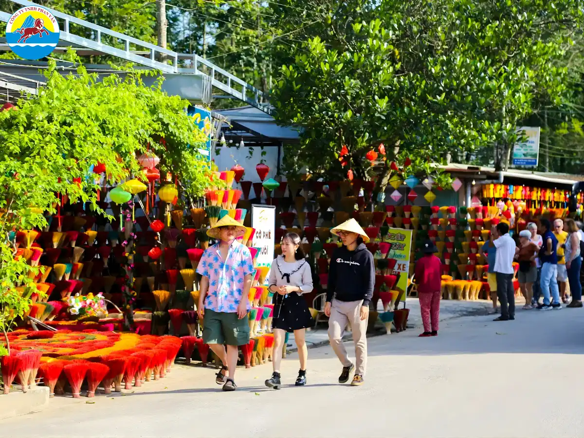 Làng hương Thủy Xuân