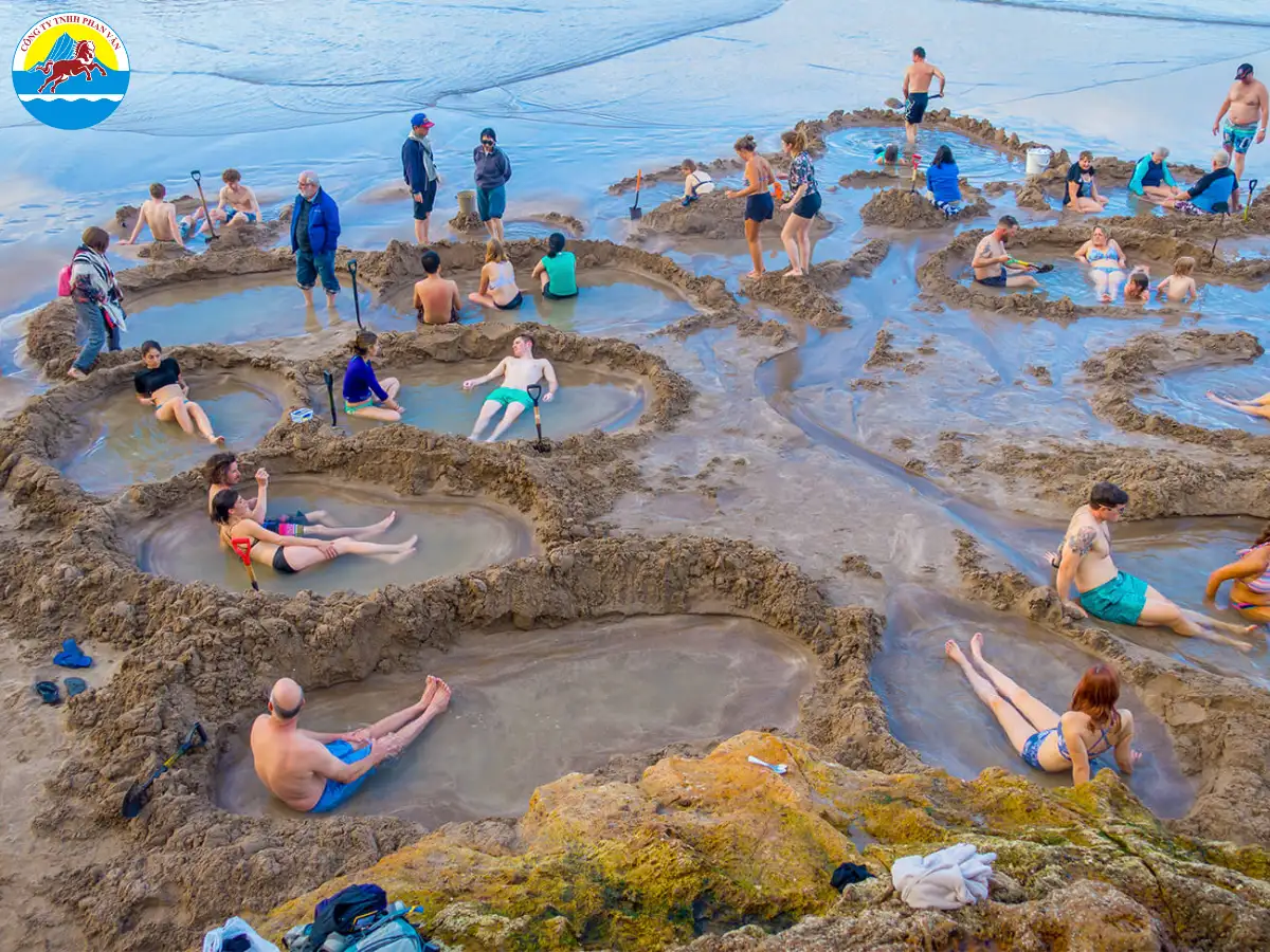 Bãi biển Hot Water