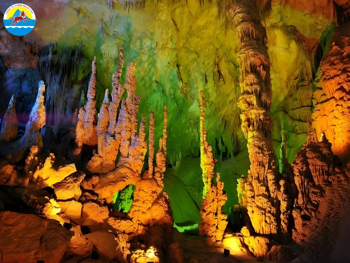 Động Song Long
