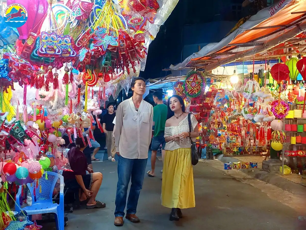 Phố lồng đèn Lương Nhữ Học trở thành biểu tượng mỗi dịp rằm tháng tám