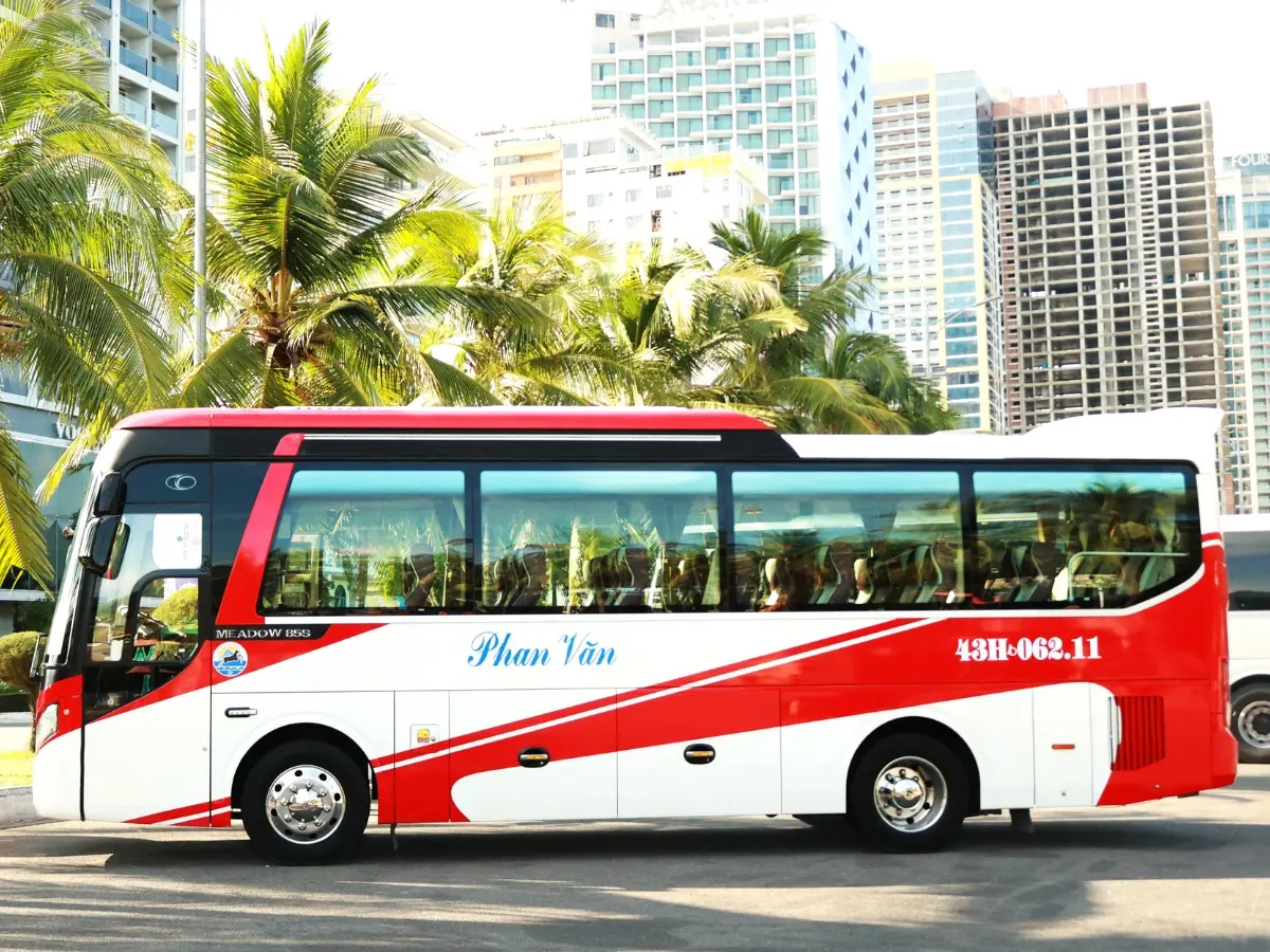 Xe 35 chỗ Phan Văn - Lựa chọn lý tưởng cho hành trình Đà Nẵng đi Huế