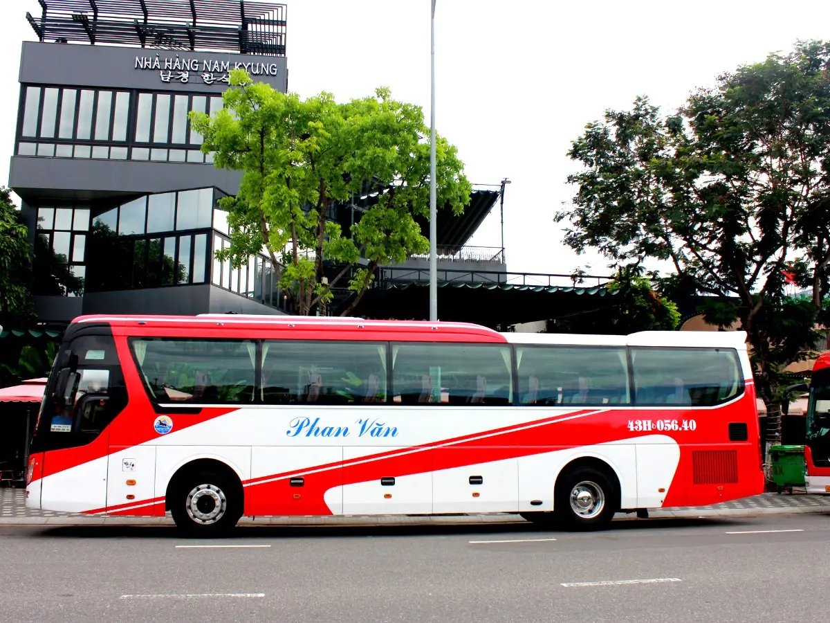 Thuê xe 45 chỗ Đà Nẵng đi Huế giá rẻ