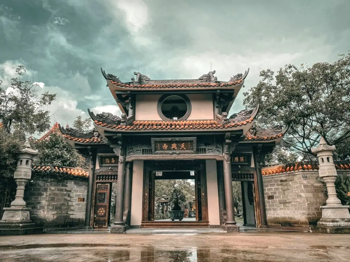 Khám phá nét độc đáo tại Chùa Thiên Hưng