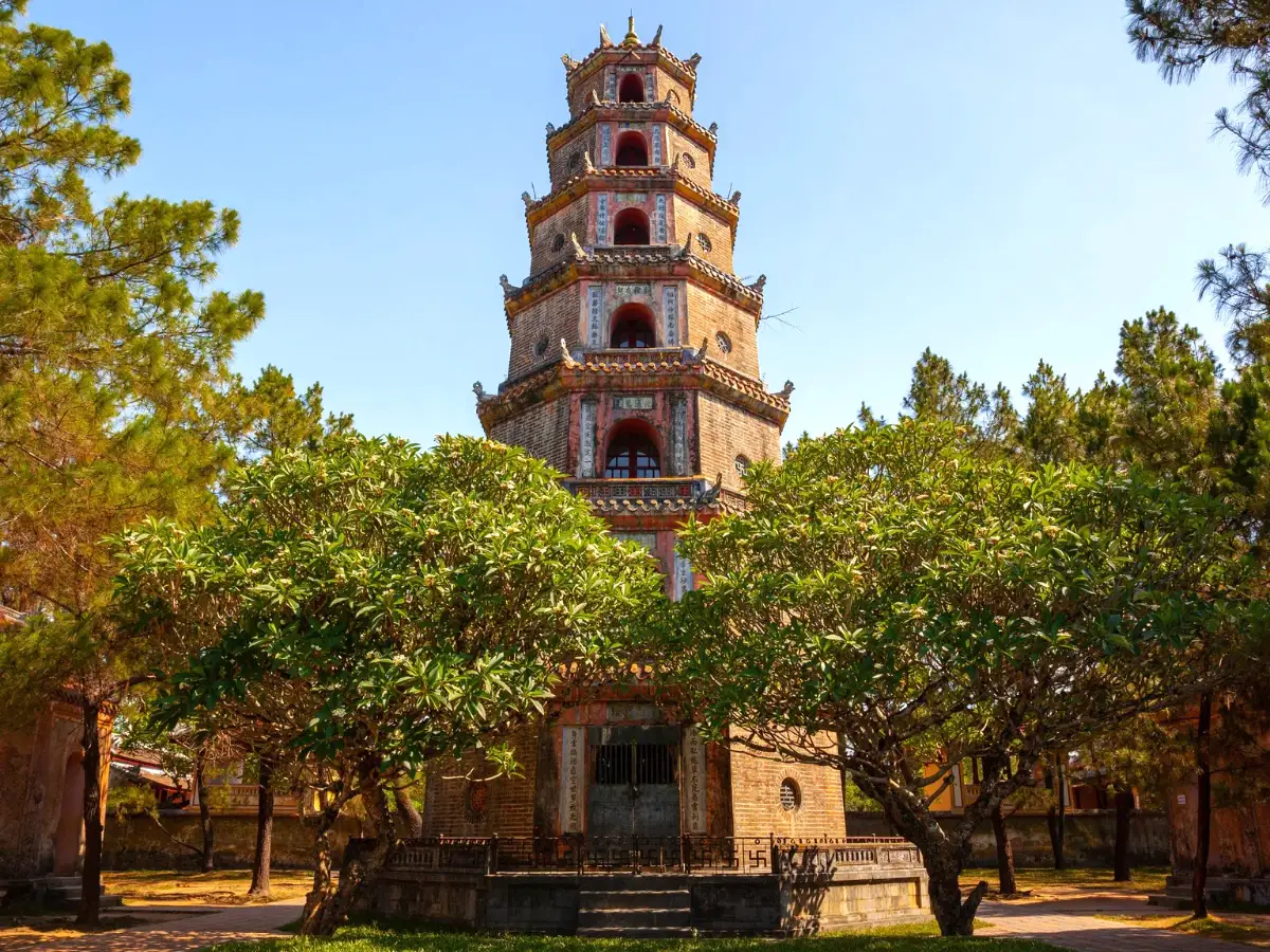 Tham quan Chùa Thiên Mụ