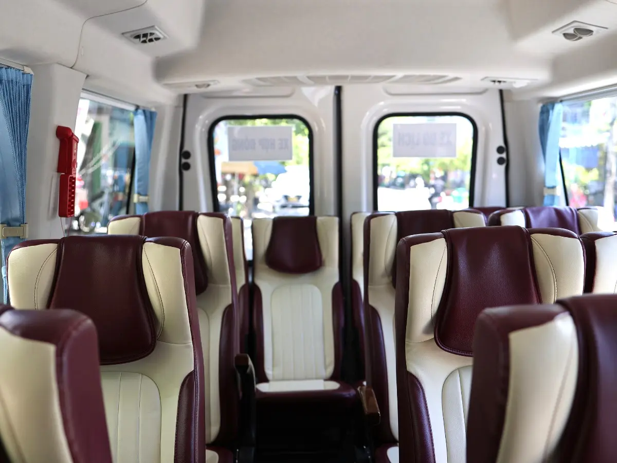 Không gian bên trong xe rộng rãi, thoáng mát để bạn trải nghiệm