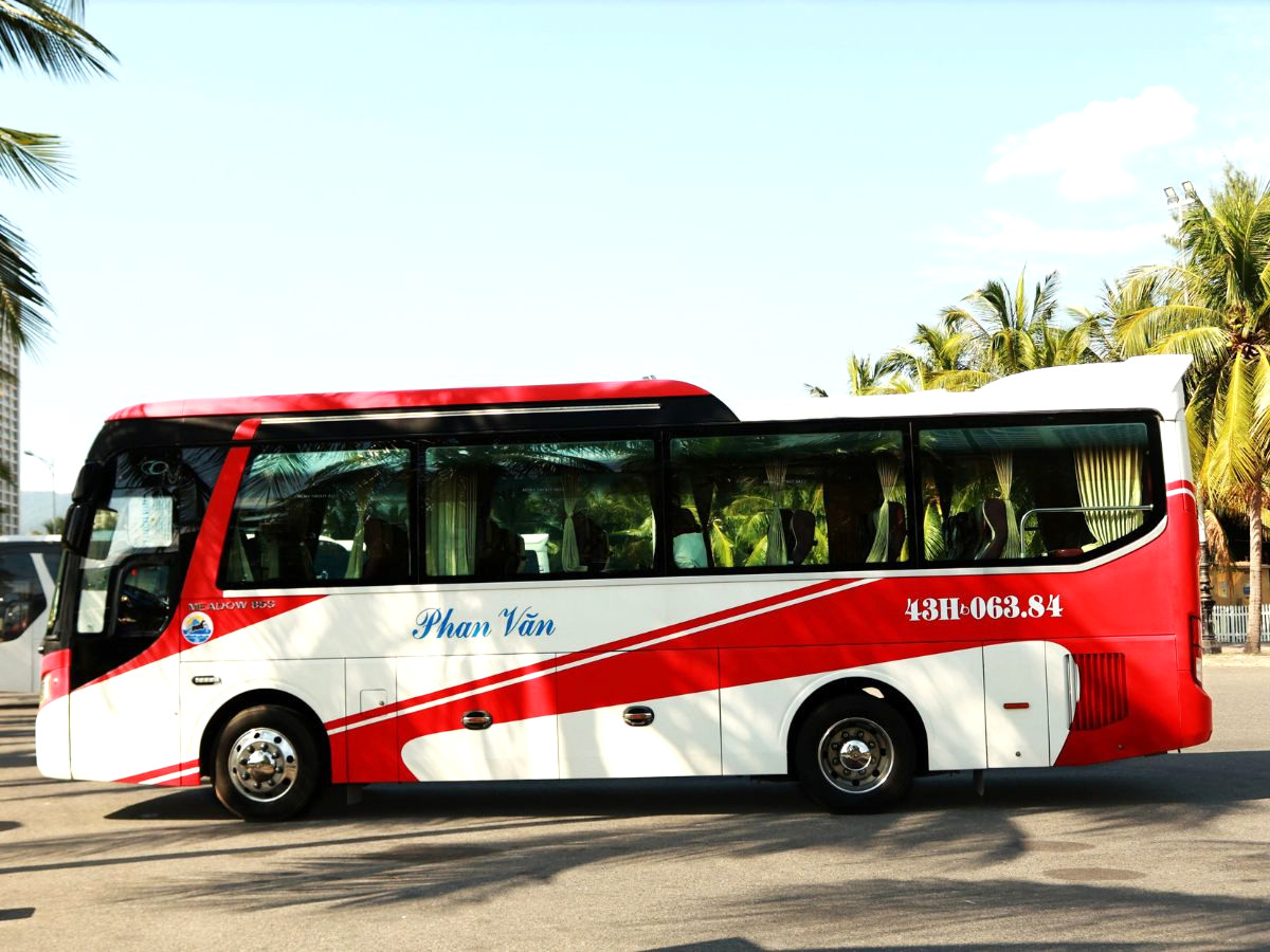 Thuê xe 35 chỗ Đà Nẵng đi Lào giá rẻ