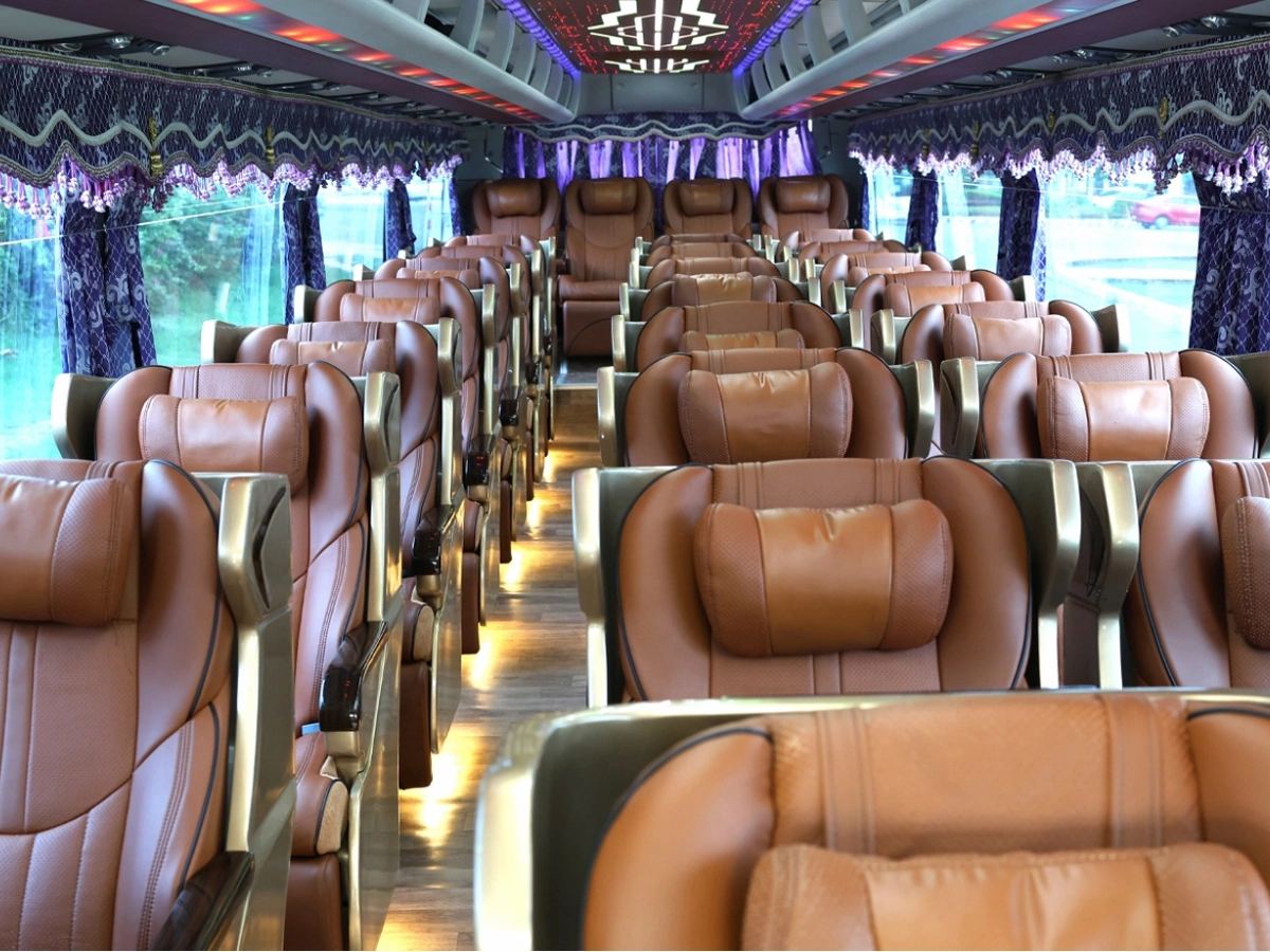 Nội thất bên trong xe limousine 29 chỗ
