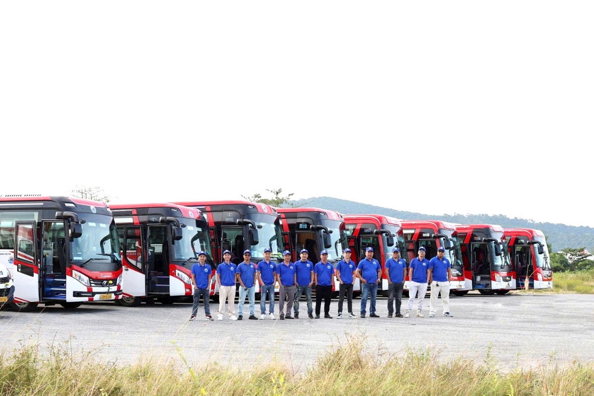 Tài xế Nhà Xe Phan Văn sẽ đồng hành cùng bạn trên mọi chặng đường