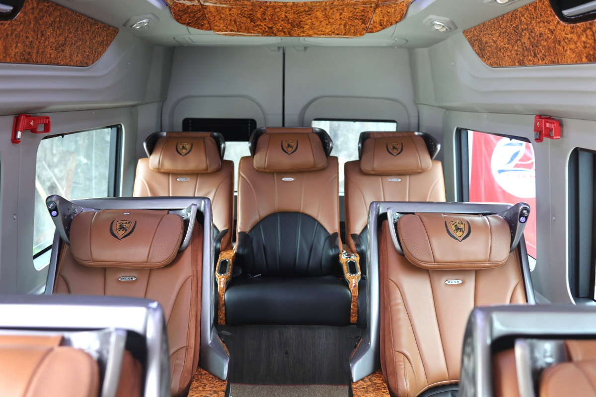Nội thất bên trong xe dcar limousine 9 chỗ thượng đỉnh