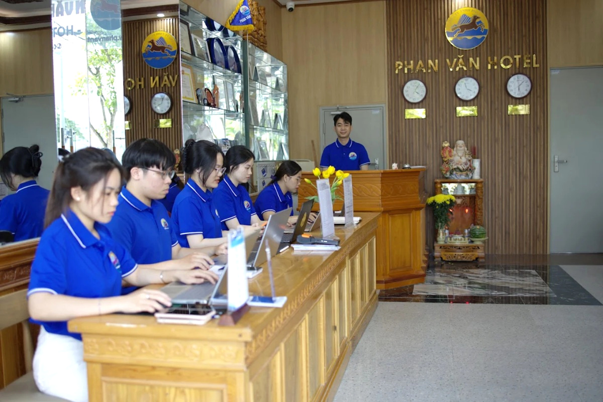 Đội ngũ nhân viên của Phan Văn sẽ giúp bạn giải đáp mọi thắc mắc trong quá trình đặt xe