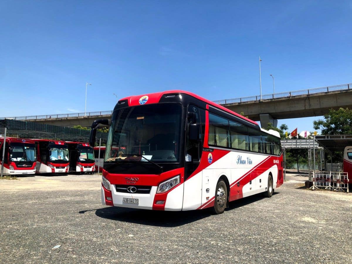 thuê xe từ huế đi lăng cô​