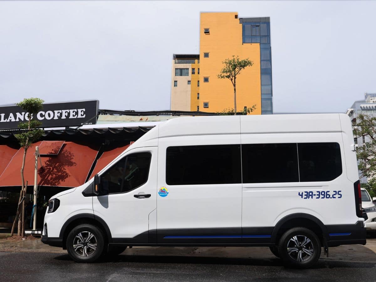 thuê xe từ huế đi lăng cô​