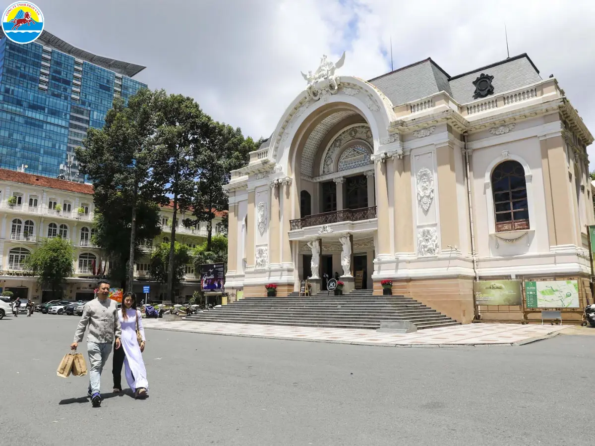 du lịch quận 1 sài gòn​