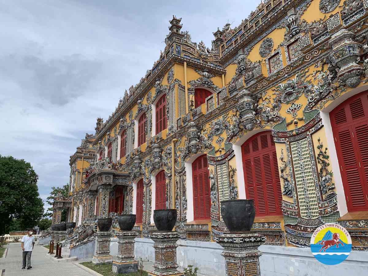 Điện Kiến Trung