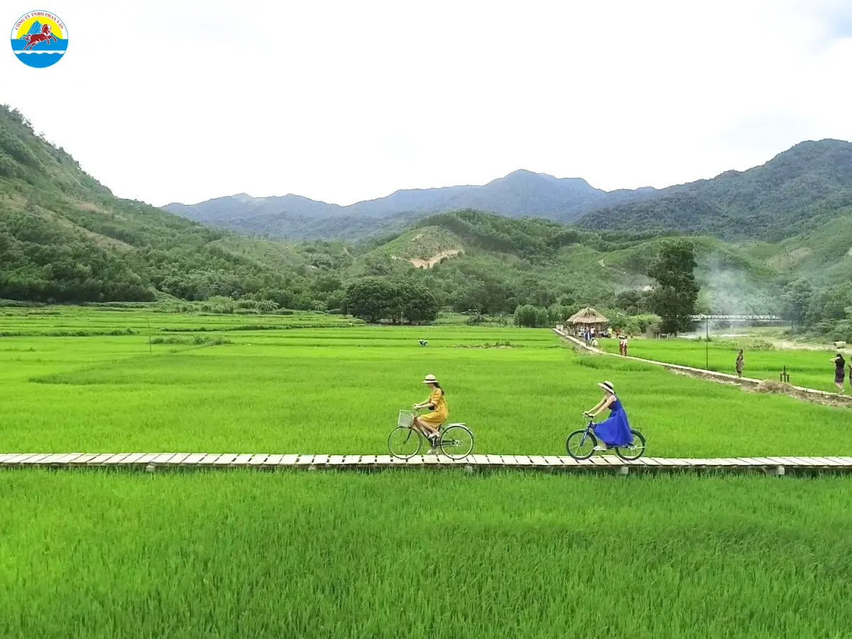 khu du lịch a lưới huế​