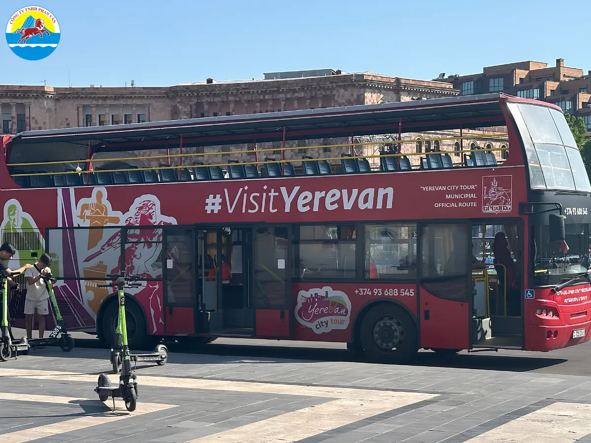 Xe Marshrutka tại bến xe trung tâm Yerevan