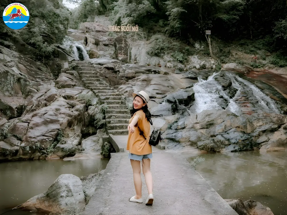 Khu du lịch Suối Mỡ