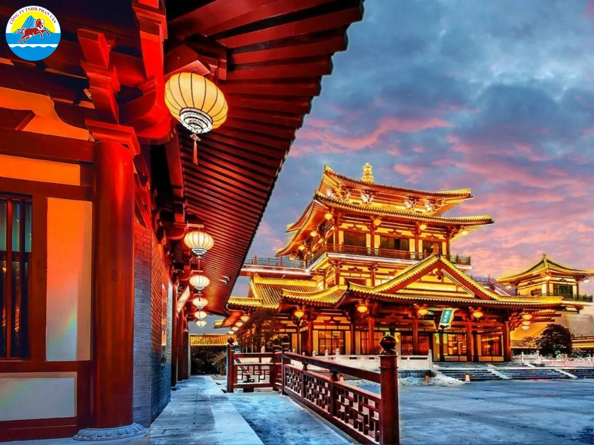 Cung Vương Phủ (Phủ Hòa Thân)